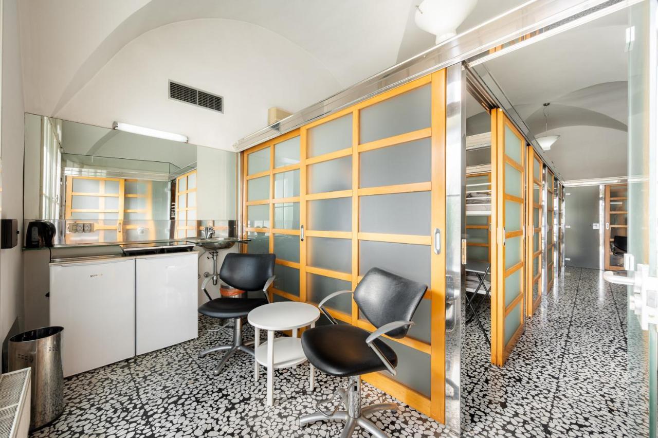 Hostel Hospitality House - H H H Ljubljana Ngoại thất bức ảnh